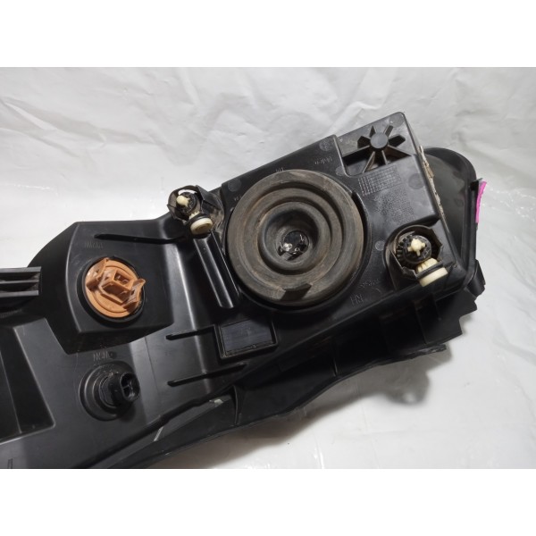 Farol Lado Direito Gm Onix 2013  Direito