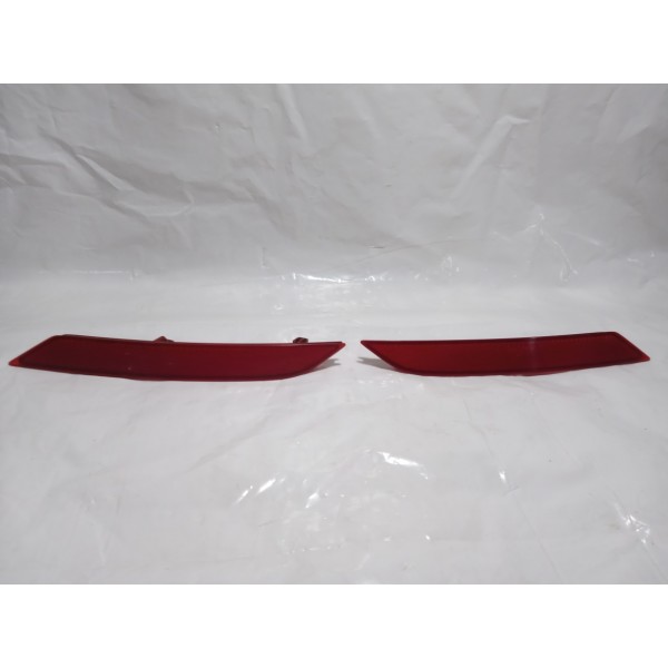 Olho De Gato Parachoque Traseiro Vw Gol G7 2017 Par Vermelho