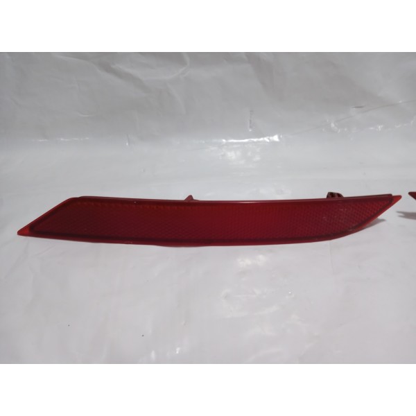 Olho De Gato Parachoque Traseiro Vw Gol G7 2017 Par Vermelho