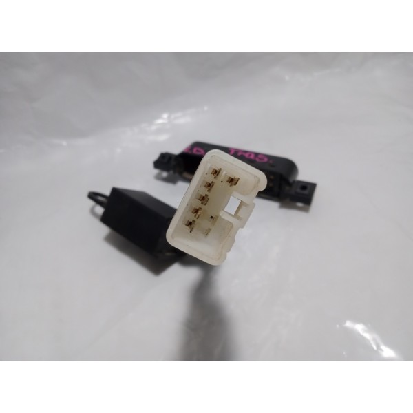 Botão Comando Vidro Traseiro Direito Effa M100 2010