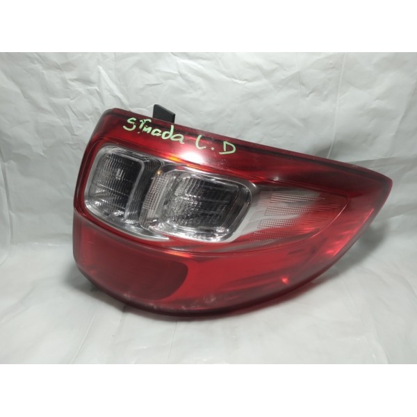 Lanterna Traseira Direita Fiat Strada 2014