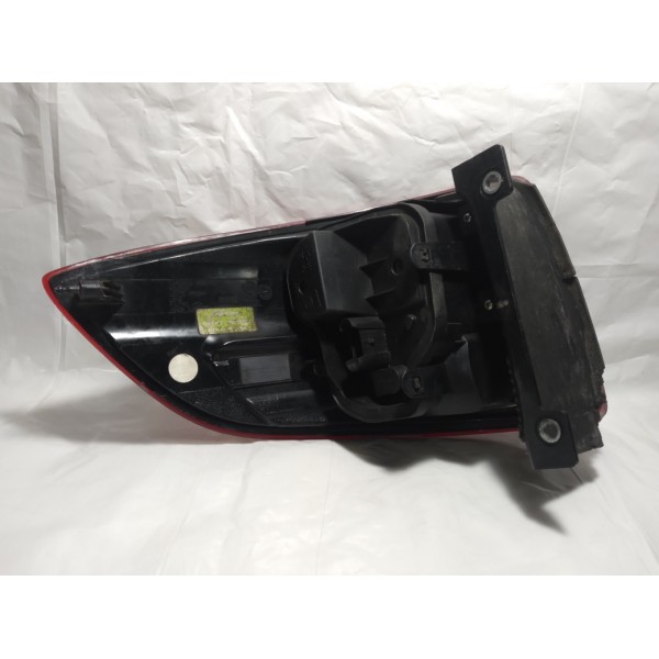 Lanterna Traseira Direita Fiat Strada 2014