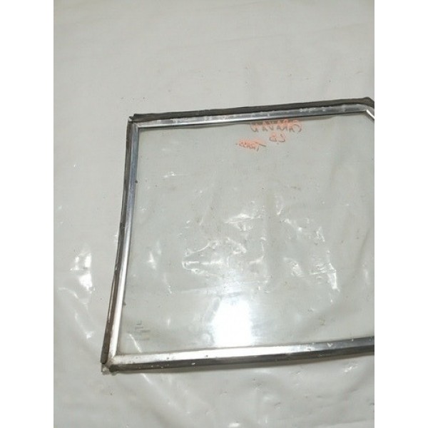 Vidro Basculante Traseiro Direito Gm Caravan  1977