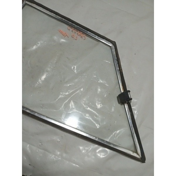 Vidro Basculante Traseiro Direito Gm Caravan  1977