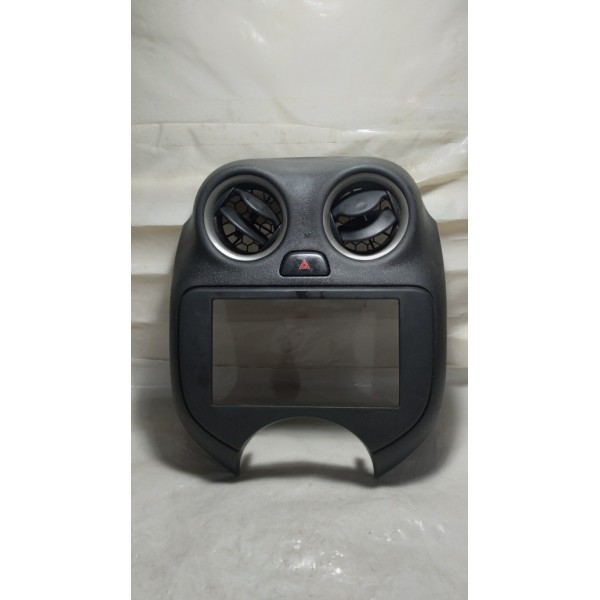 Acabamento Moldura Painel Central Nissan March 2012