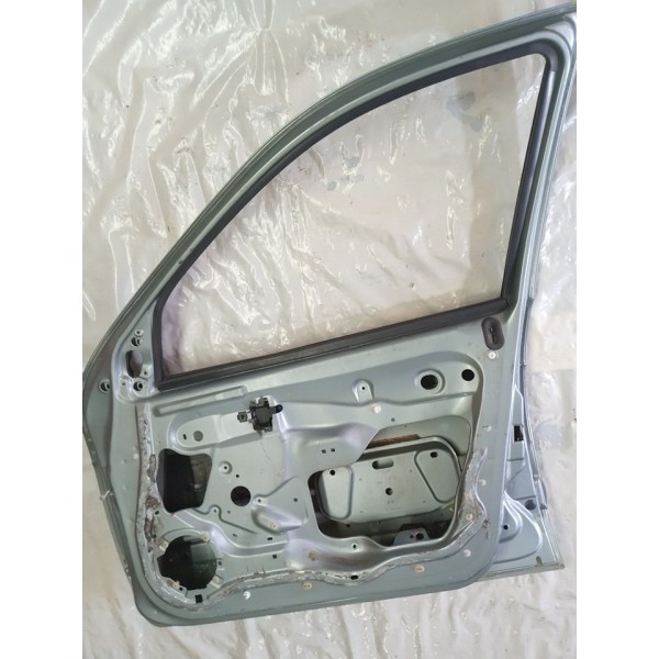 Porta Dianteira Lado  Direito Renault Clio 2000 A 20008 Prateado
