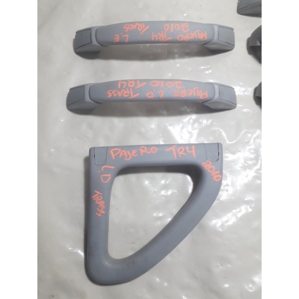 Pega Mão Mitsubishi Pajero Tr4 2010 Jogo