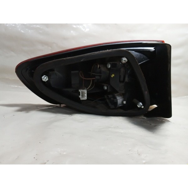 Lanterna Traseira Lado Direito Fiat Palio Weekend Adv. 2010 Direito Vermelho