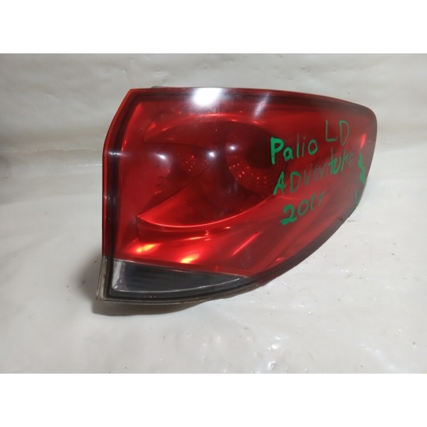 Lanterna Traseira Lado Direito Fiat Palio Weekend Adv. 2010 Direito Vermelho