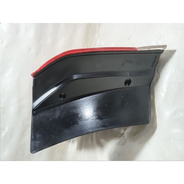 Lanterna Traseira Lado Direito Fiat Palio Weekend Adv. 2010 Direito Vermelho