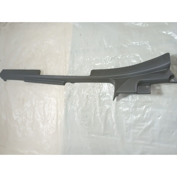 Soleira Acabamento Porta Lado Direito Fiat Linea 2011