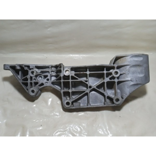 Suporte De Ar Condicionado E Alternador Golf 1.8 2005