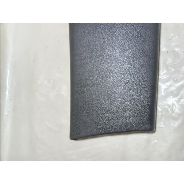 Acabamento Coluna Central Lado Direito Vw Golf 2005