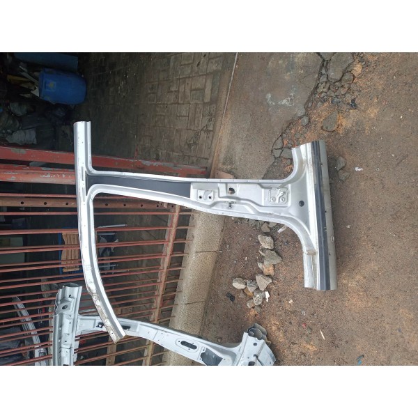 Coluna Porta Dian Esquerda Fiat Palio Weekend 2013 (prata)