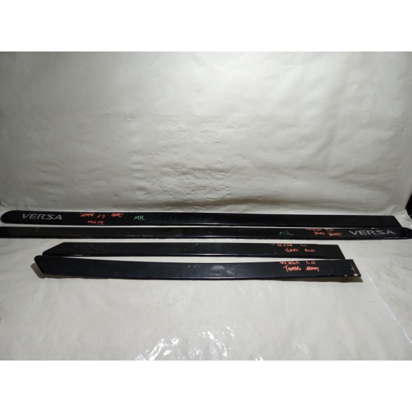 Friso Lateral Porta Nissan Versa 2014 Jogo