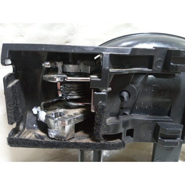 Maçaneta Interna Traseira Direita Nissan Versa 2014 Dianteira