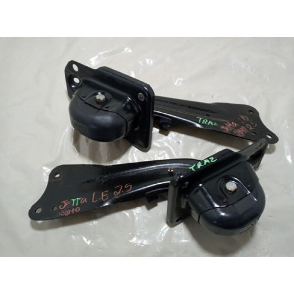 Suporte Com Bucha Vw Jetta 2010 Traseiro E Direito Esquerdo