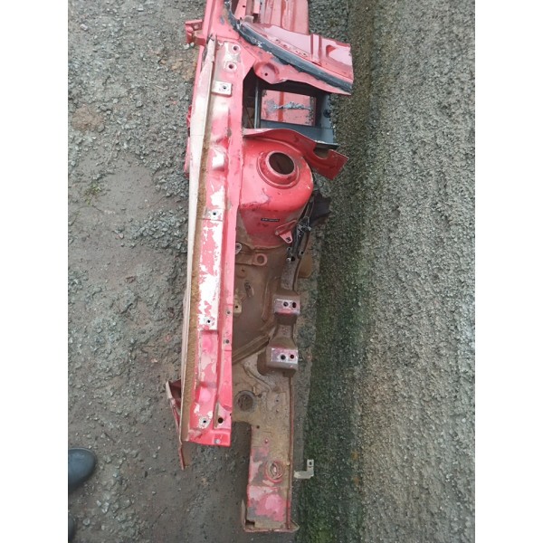 Lateral Caixa Roda Lado Direito Vw Golf Sapão 2000 4 Portas