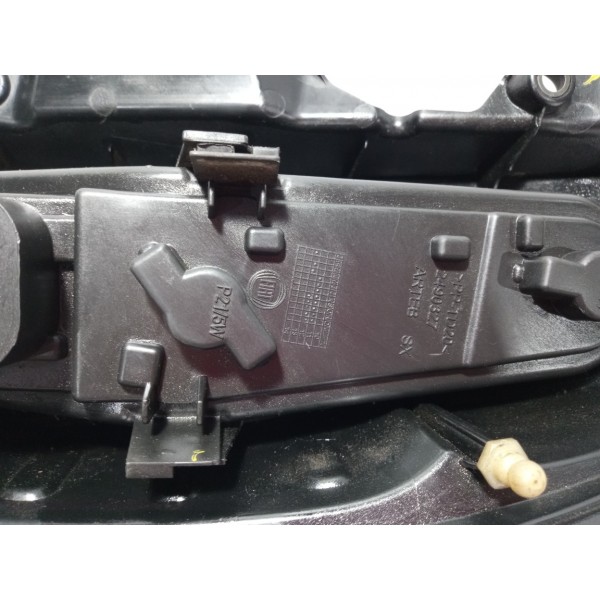 Lanterna Esquerda Fiat Uno Vivace 2011