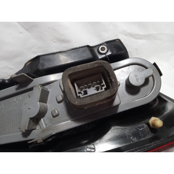 Lanterna Direita Fiat Uno Vivace 2011 Direito Vermelho