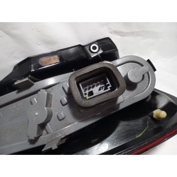 Lanterna Direita Fiat Uno Vivace  Direito Vermelho