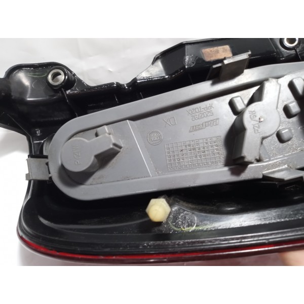 Lanterna Direita Fiat Uno Vivace  Direito Vermelho