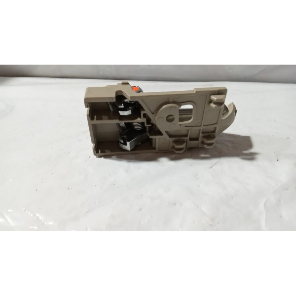 Maçaneta Interna Porta Traseira Direita Gm Trailblazer 2013 Traseira