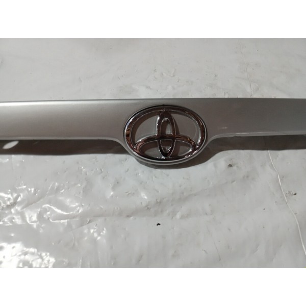 Acabamento Friso Porta Malas Toyota Corolla 2004