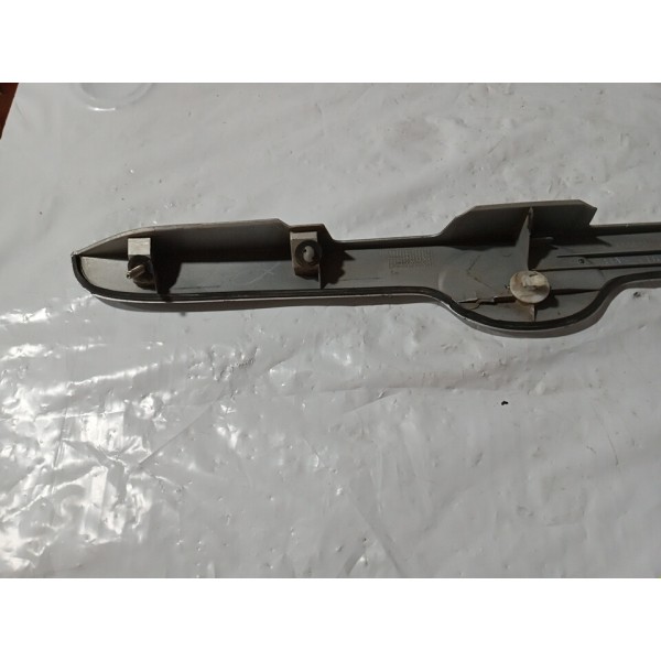 Acabamento Friso Porta Malas Toyota Corolla 2004