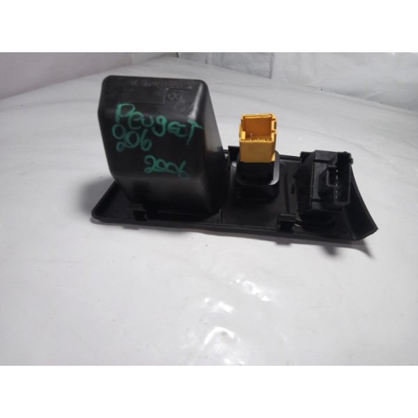 Moldura Botão Regulagem Luz E Trava Vidros Peugeot 206 2006