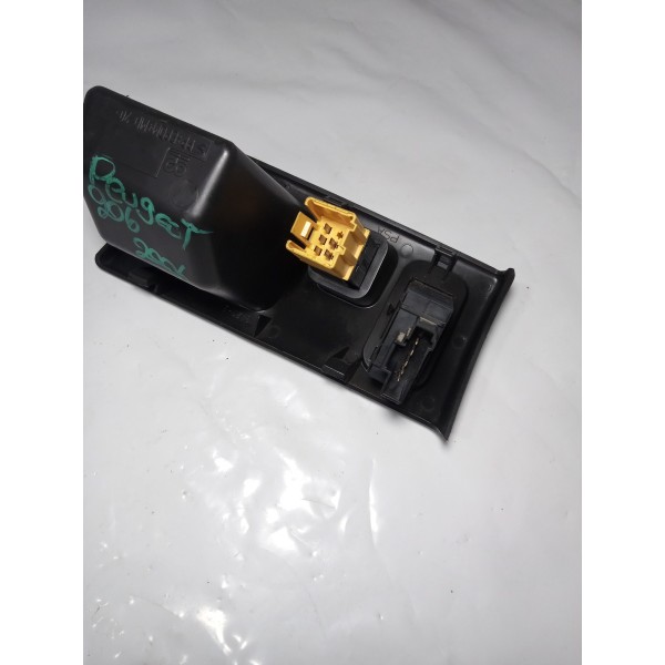 Moldura Botão Regulagem Luz E Trava Vidros Peugeot 206 2006