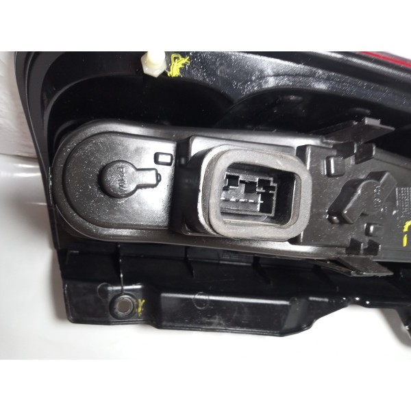 Lanterna Traseira Lado Direito Fiat Uno Vivace 2013 Esquerdo Vermelho