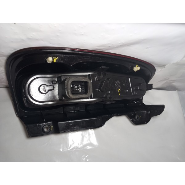 Lanterna Traseira Lado Direito Fiat Uno Vivace 2013 Esquerdo Vermelho