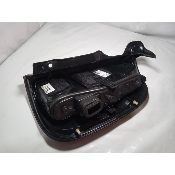 Lanterna Traseira Lado Esquerdo Fiat Uno Vivace 2013 Esquerdo Vermelho