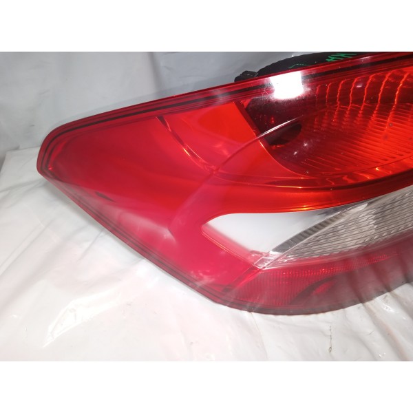 Lanterna Traseira Lado Esquerdo Ford Ka Sedam 2019 C/ Avaria Esquerdo Vermelho