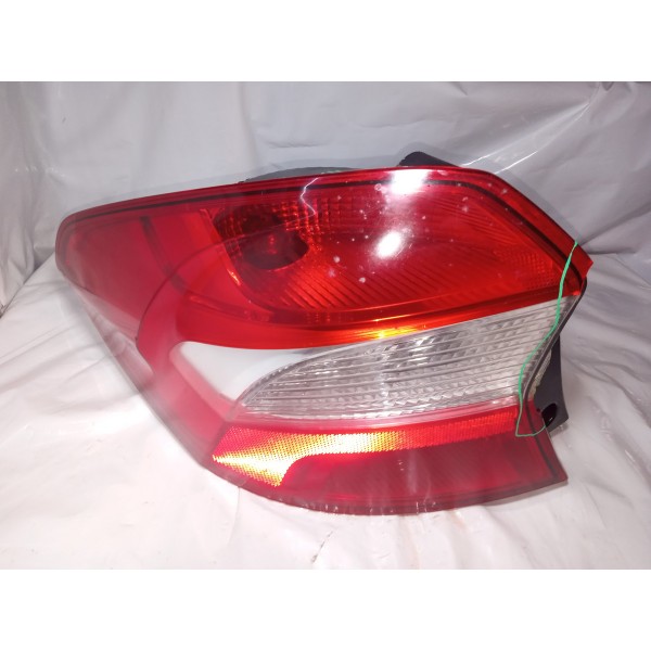 Lanterna Traseira Lado Esquerdo Ford Ka Sedam 2019 C/ Avaria Esquerdo Vermelho