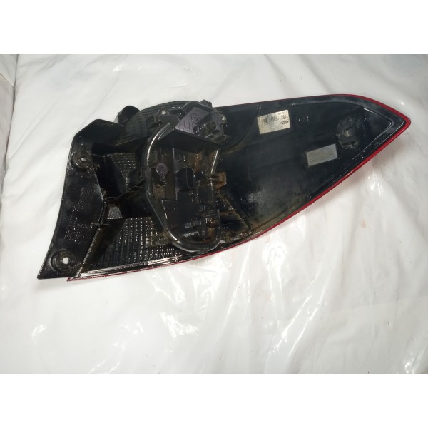 Lanterna Traseira Lado Esquerdo Ford Ka Sedam 2019 C/ Avaria Esquerdo Vermelho