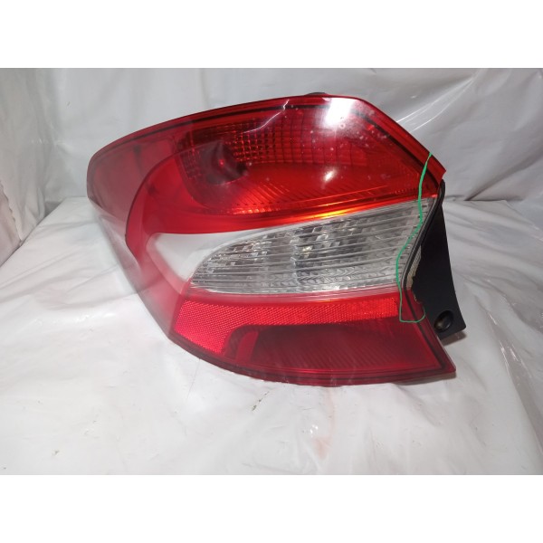 Lanterna Traseira Lado Esquerdo Ford Ka Sedam 2019 C/ Avaria Esquerdo Vermelho
