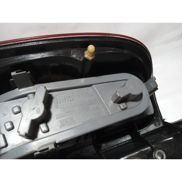 Lanterna Lado Direito Fiat Uno Vivace 2013