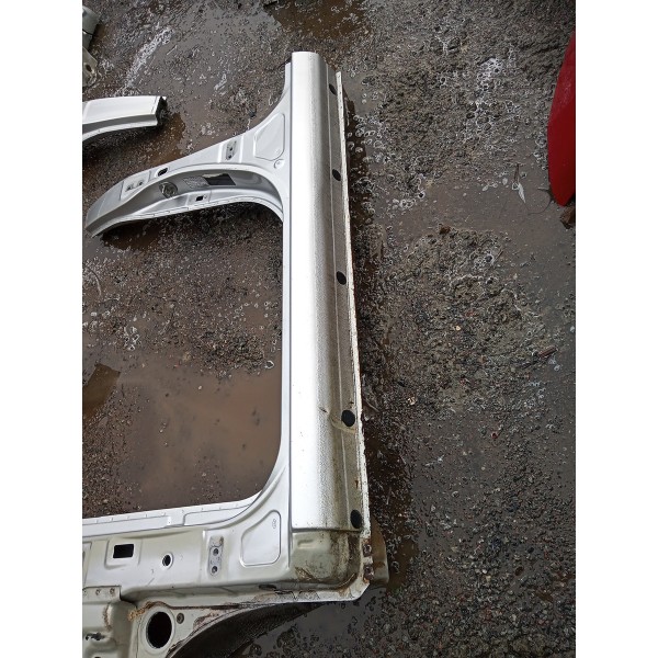 Lateral Caixa Ar Lado Esquerdo Kia Cerato 2010 (prata)