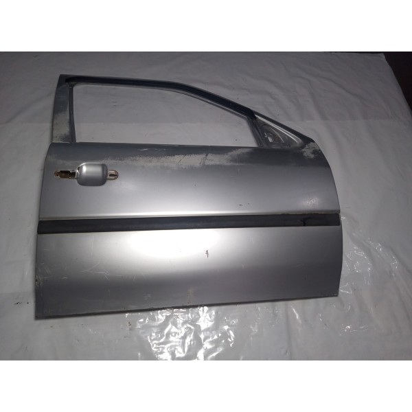 Porta Dianteira Direita Gol G3 2003 4p Usado  Dianteira Direito Cinza