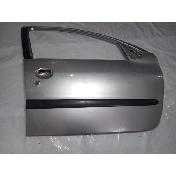 Porta Dianteira Direita Peugeot 206 2001 Dianteira Direita Cinza