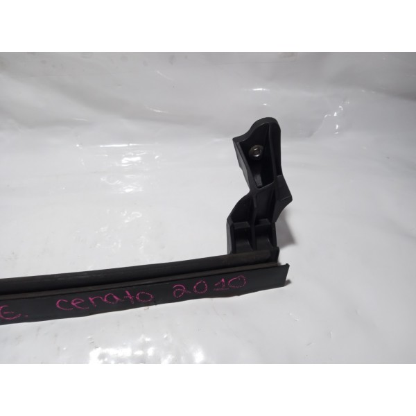 Guia Canaleta Vidro Porta Dianteira Esquerda Kia Cerato 2010 Preto