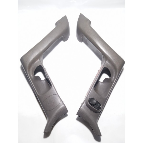 Moldura Puxador Porta C/ Botão Vidro Gm Astra 2002 Par.