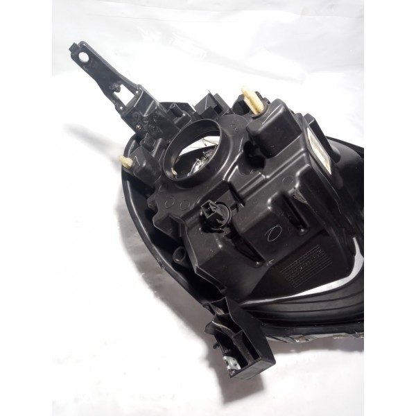 Farol Lado Esquerdo Nissan March 2013 Esquerdo