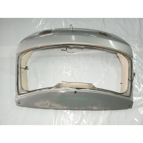 Tampa Traseira Fiat Stilo Sem Vidro 2005 Com Detalhes Usado Cinza