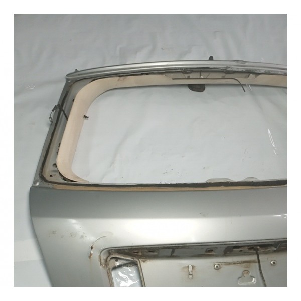 Tampa Traseira Fiat Stilo Sem Vidro 2005 Com Detalhes Usado Cinza
