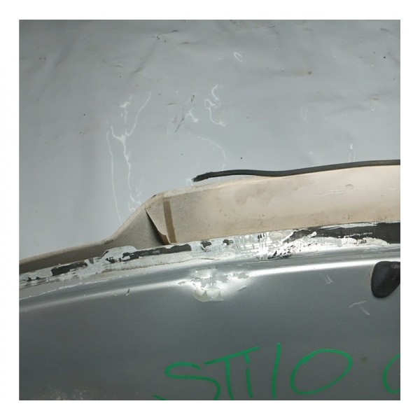 Tampa Traseira Fiat Stilo Sem Vidro 2005 Com Detalhes Usado Cinza