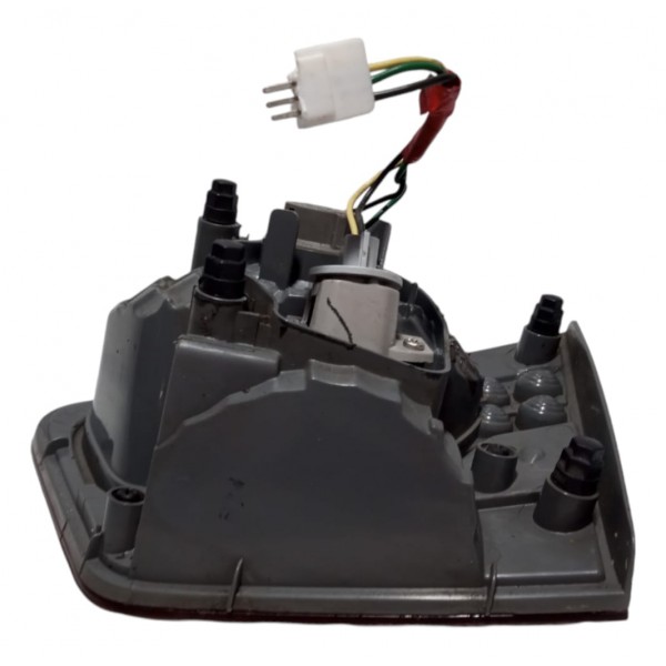 Lanterna Tampa Lado Esquerdo Kia Cerato 2010 Esquerdo/motorista Vermelho