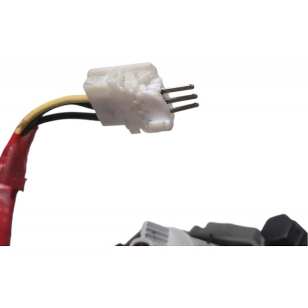 Lanterna Tampa Lado Esquerdo Kia Cerato 2010 Esquerdo/motorista Vermelho